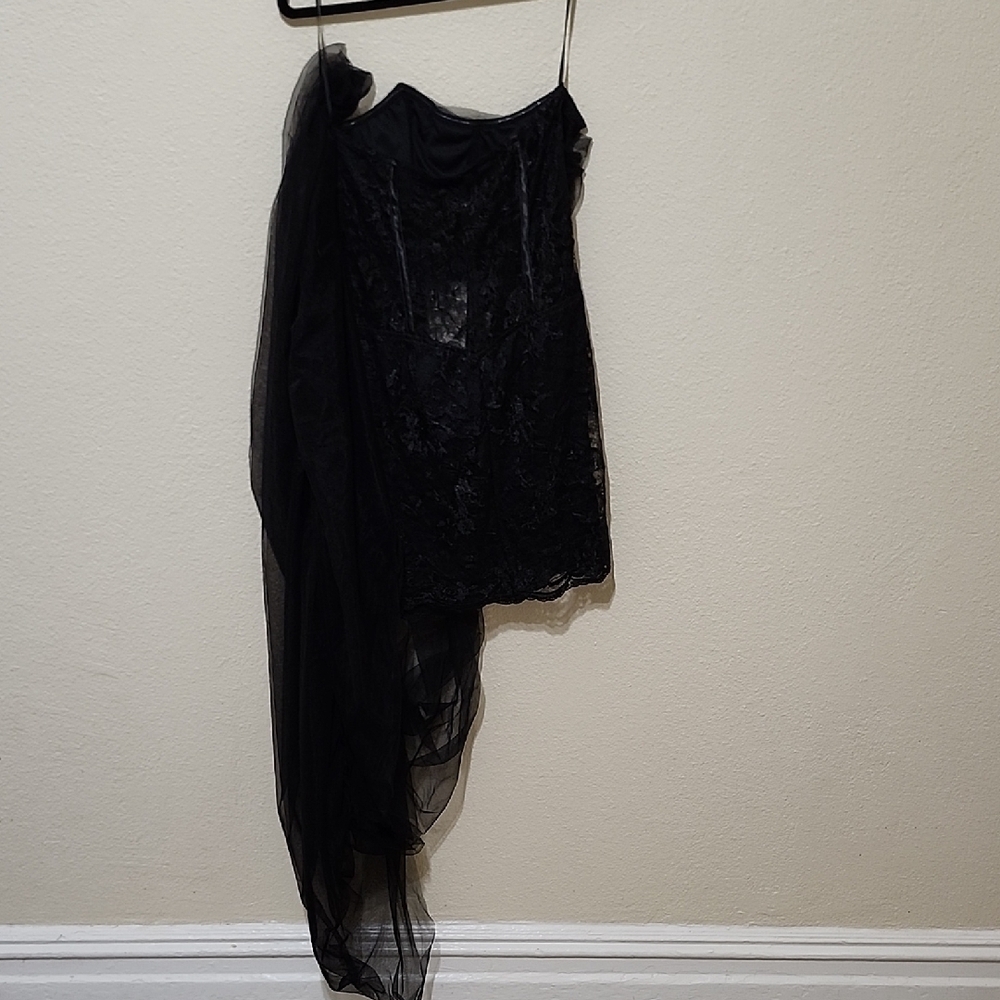 Elegant Black Mini Dress - Picture 8 of 16